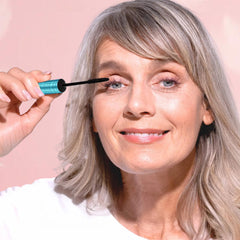 Waterproof Mascara Perfect for Mature Women - Volumizing & Thickening