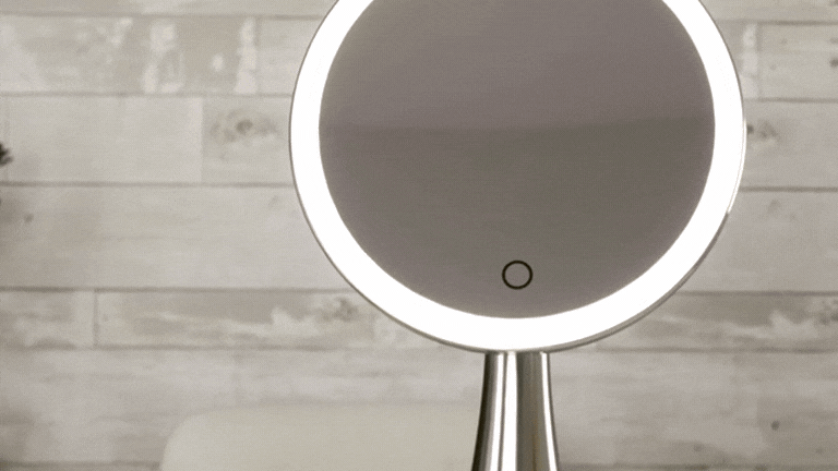 Struggling With Poor Lighting While Doing Your Makeup?